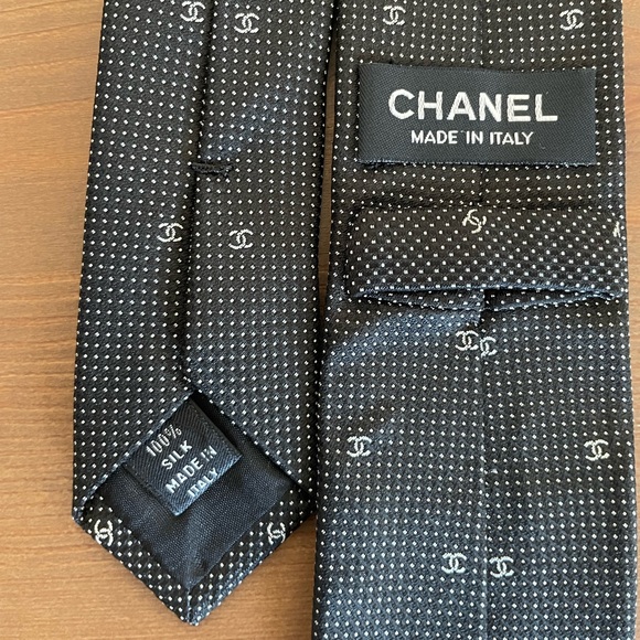 CHANEL Men’s Tie - Picture 5 of 6